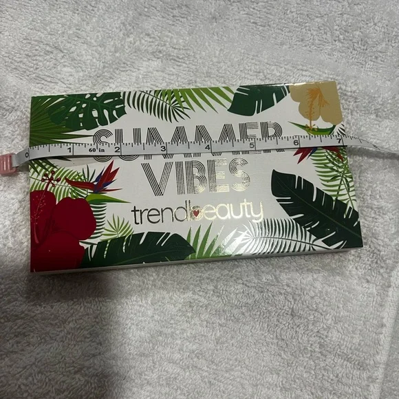 Trend Beauty Tropical Eyeshadow Palette - Picture 5 of 6